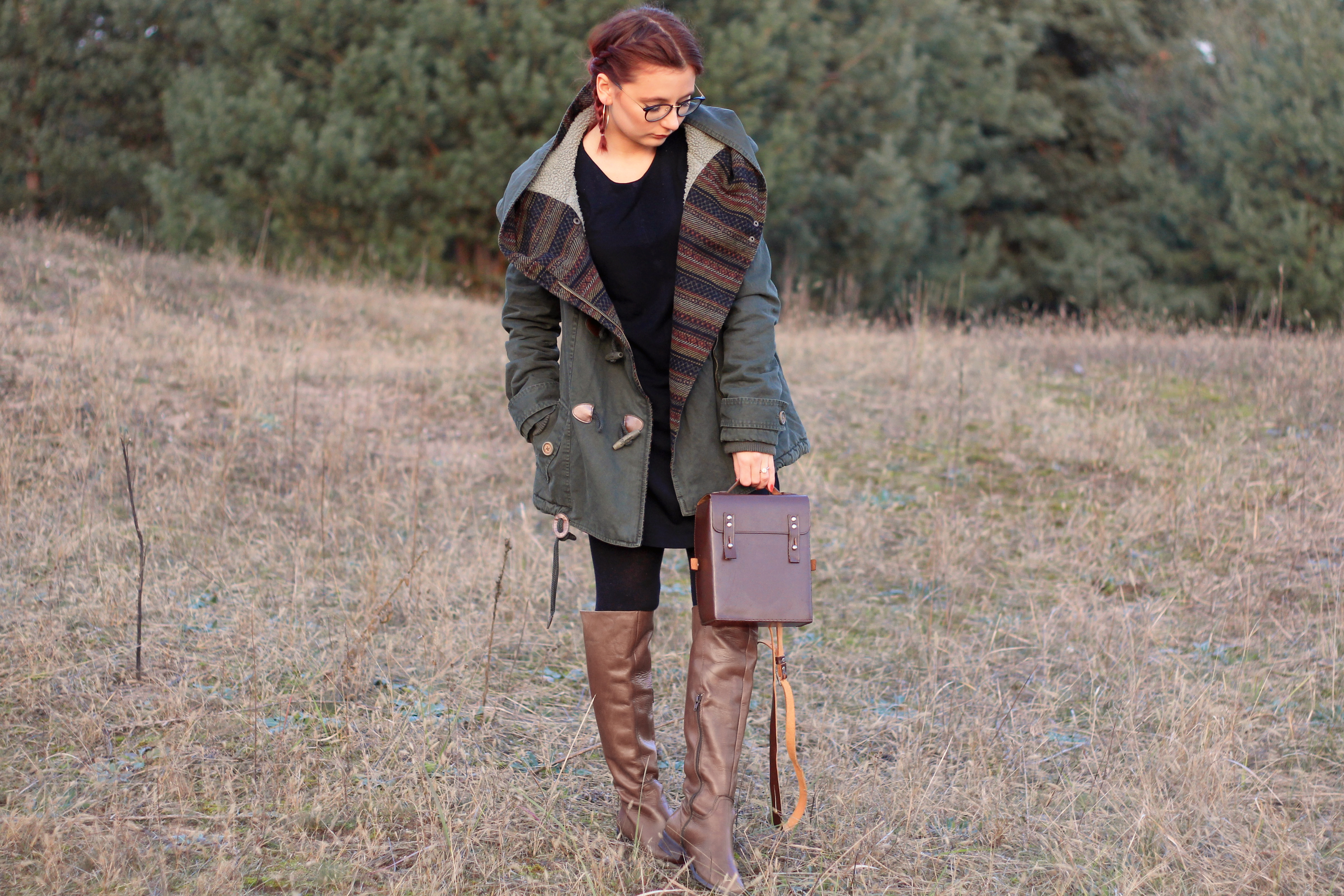 Dafflecoat, layering, kameratasche, stiefel, trend, outfit, ootd, fashionblogger, modeblogger, dearfashion, spaziergang, november, instagram, rote haare, style, lookbook
